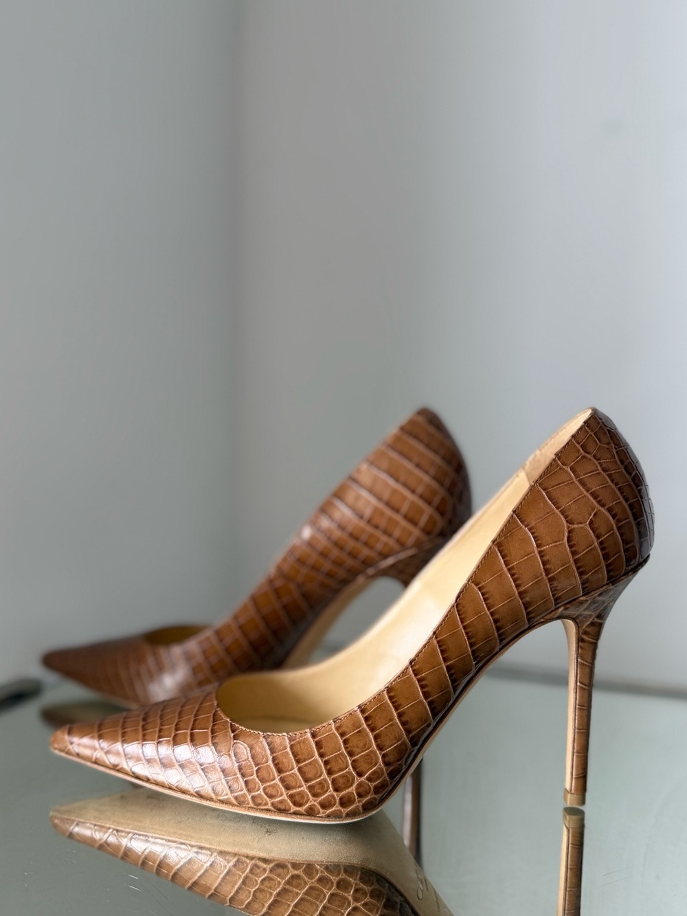 Jimmy Choo Brown Love Crocodile Embossed Heeled Pumps $895 39 - Picture 5 of 9
